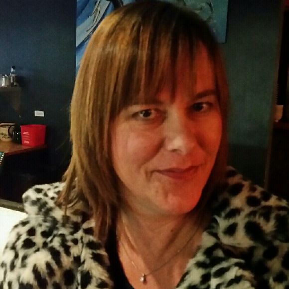 Meet your Posher, FiFi - Picture 1 of 1